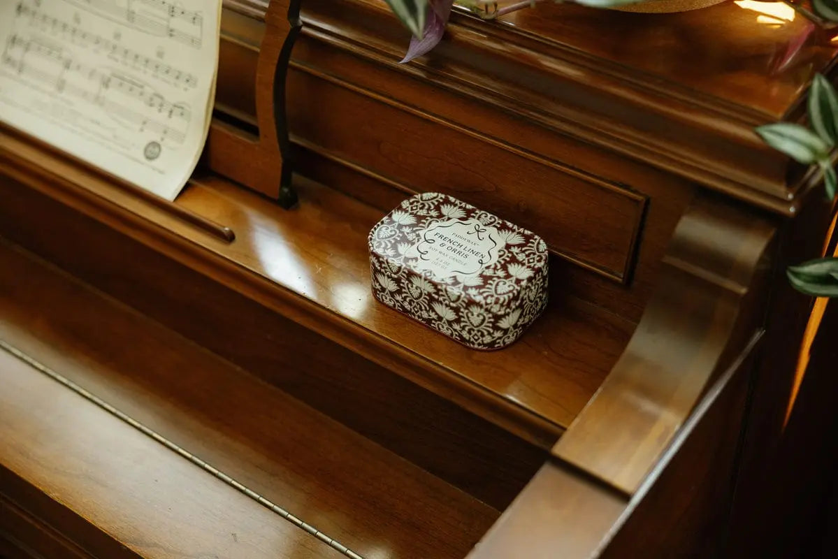 French Linen & Orris - 4.5 oz Tin Candle Paddywax