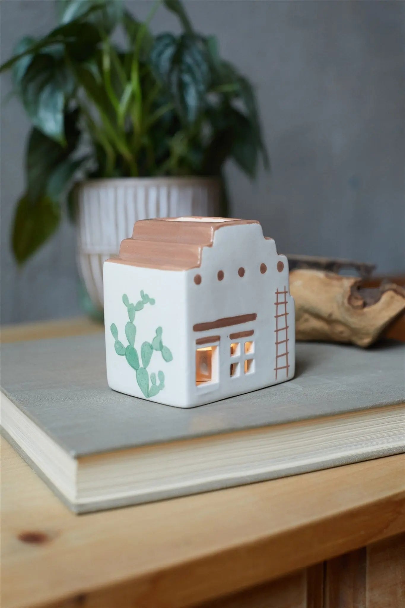 Number 03 of a Collectible Series | The Santa Fe Adobe Paddywax