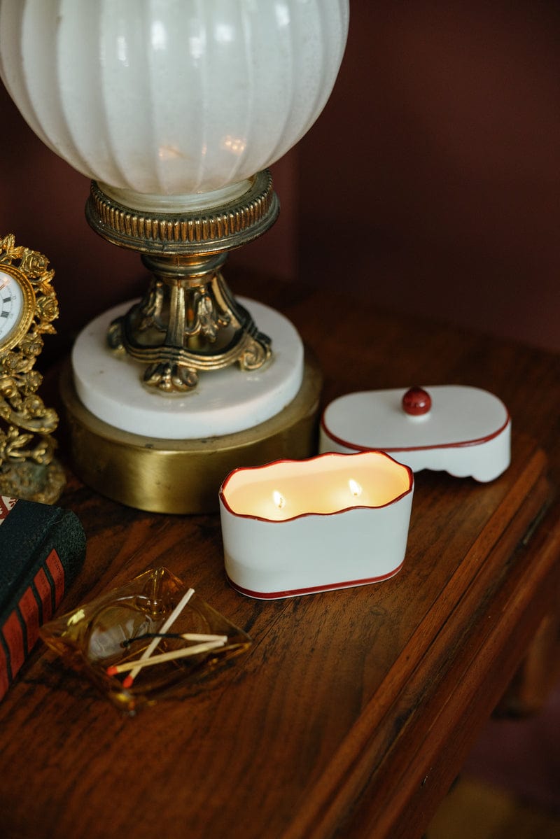Chérie 5.5 oz Ceramic Candle - French Linen & Orris
