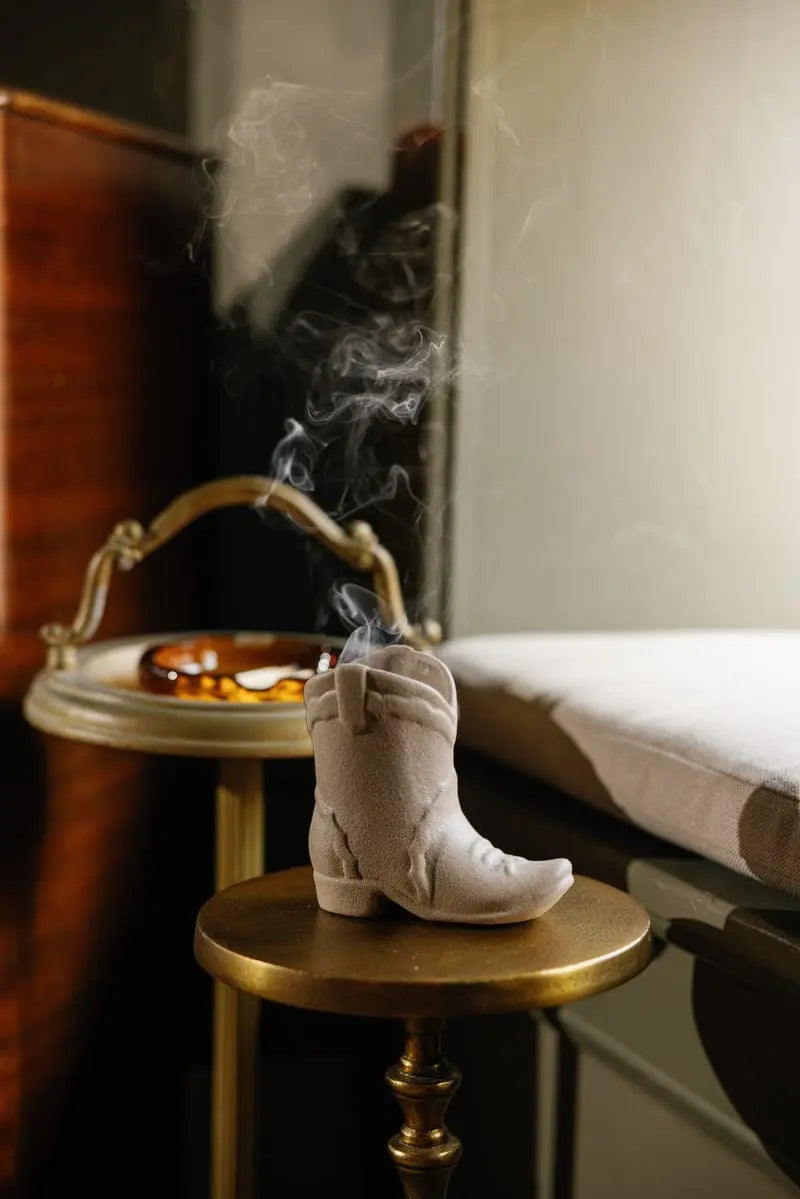 Bergamot & Mahogany - Nashville Boot 6 oz Candle - Thumbnail 3