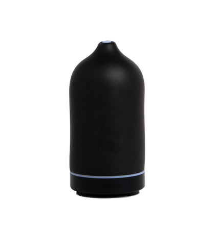 Oil Diffuser - Black 3.5 oz on white background